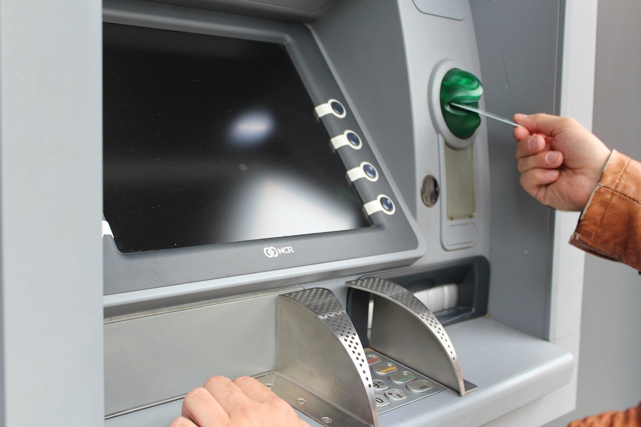 доступностб инклюзивных банкоматов для незрячих пользователей