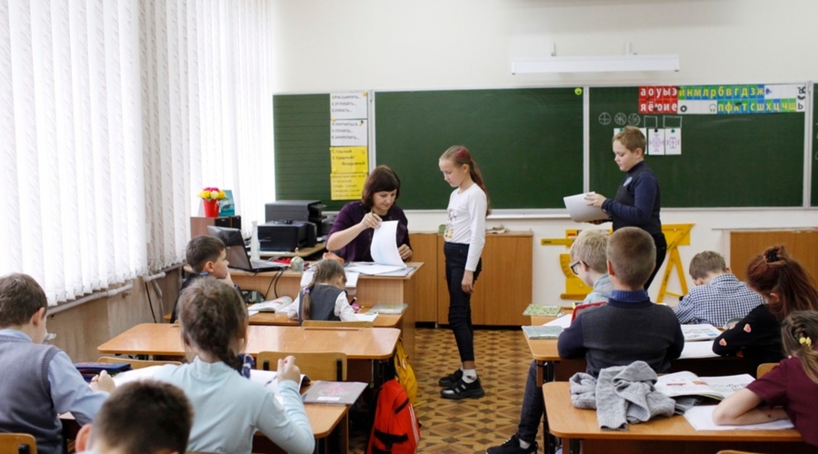 Школы Петербурга возобновят работу